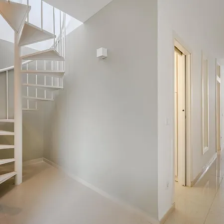 Palmera Sky Terrace * طوستا ديل سيلونثيو